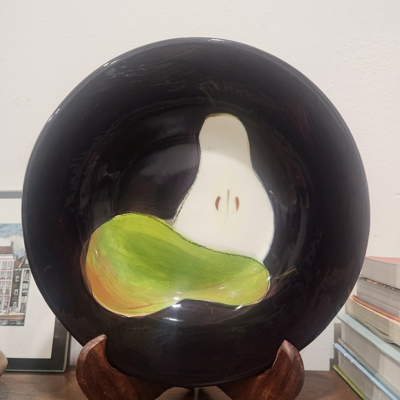 Beautiful Vintage Single Handmade Ceramic Pear Home Décor Plate - Picture 5 of 8